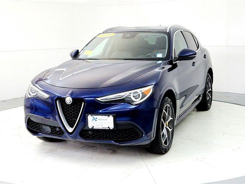 Used 2020 Alfa Romeo Stelvio Ti w/ Active Blind Spot Package AWD/4WD image 2