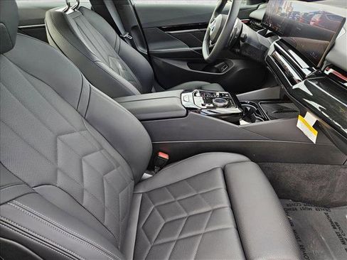 Certified 2024 BMW 530i w/ Convenience Package image 21