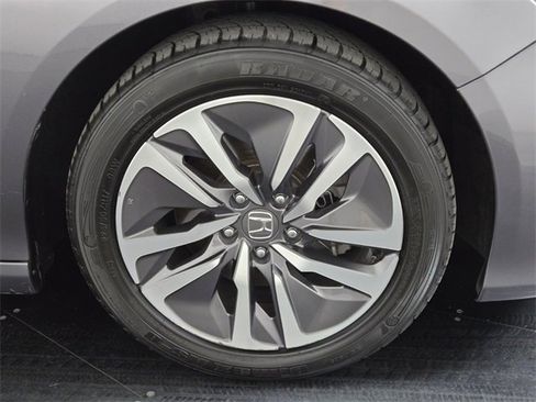 Used 2019 Honda Accord Hybrid image 9