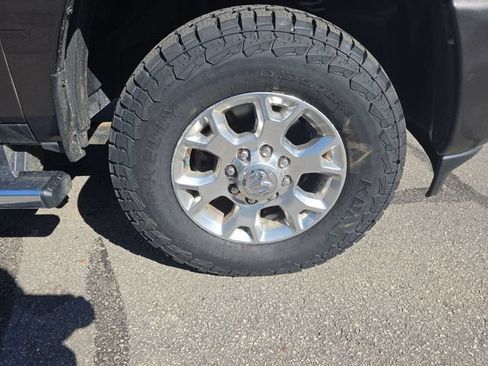 Used 2024 RAM 2500 Laramie w/ Snow Chief Group AWD/4WD image 17