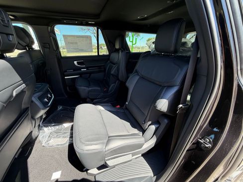 New 2026 Ford Expedition Max Platinum w/ Stealth Appearance Package AWD/4WD image 6