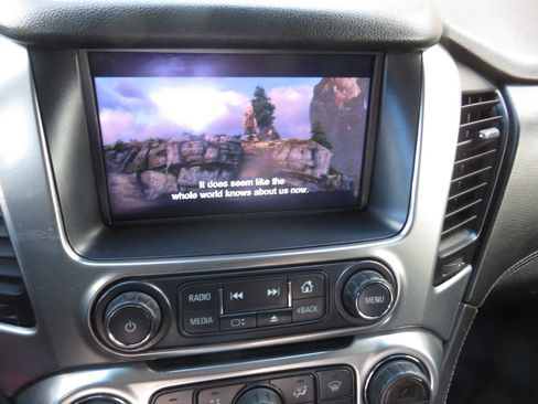 Used 2016 Chevrolet Suburban LT image 20