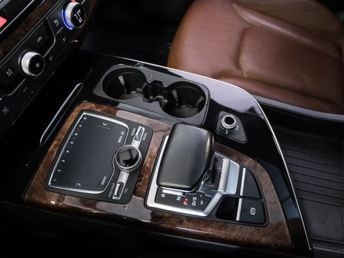 Used 2017 Audi Q7 3.0T Premium Plus image 24