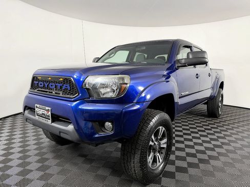 Used 2015 Toyota Tacoma 4x4 Double Cab w/ SR5 Package image 2