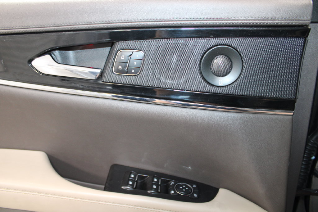 Used 2023 Lincoln Nautilus Reserve w/ Equipment Group 201A AWD/4WD image 39