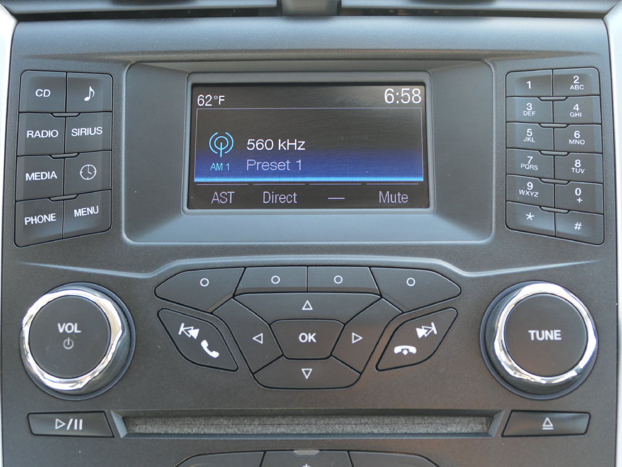 Used 2014 Ford Fusion SE w/ Equipment Group 202A FWD image 22