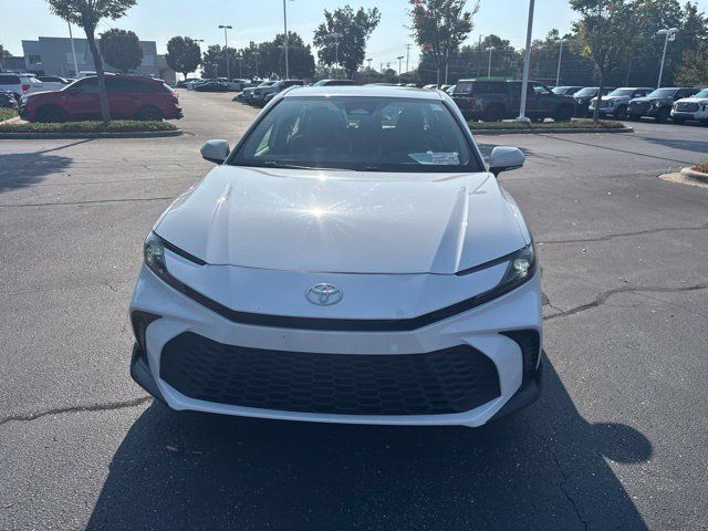 Used 2025 Toyota Camry SE FWD image 10