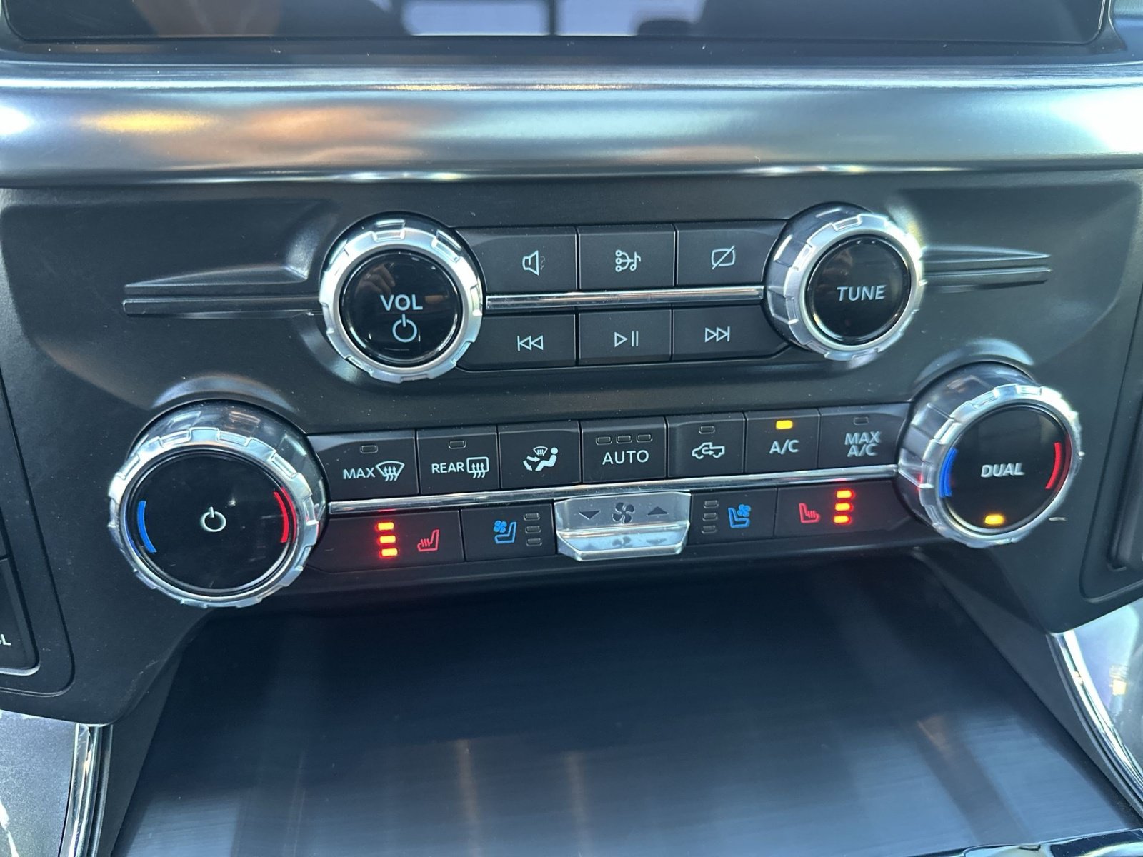 Used 2022 Ford F150 Lariat AWD/4WD image 22