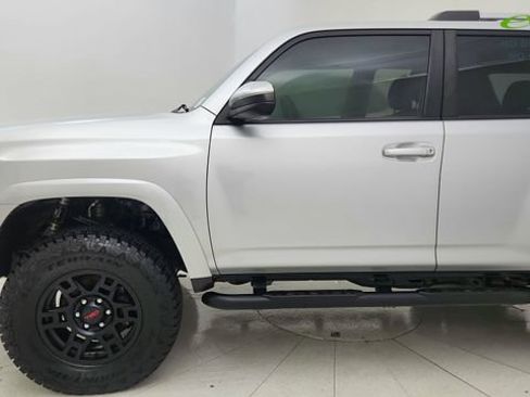 Used 2022 Toyota 4Runner SR5 AWD/4WD image 10