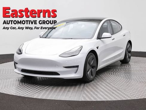 Used 2023 Tesla Model 3 Standard Range RWD image 1