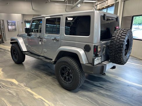 Used 2013 Jeep Wrangler Unlimited Sahara w/ Connectivity Group AWD/4WD image 28