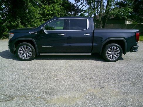 Used 2023 GMC Sierra 1500 Denali w/ Denali Reserve Package AWD/4WD image 2