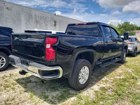 Used 2024 Chevrolet Silverado 2500 LT AWD/4WD image 3