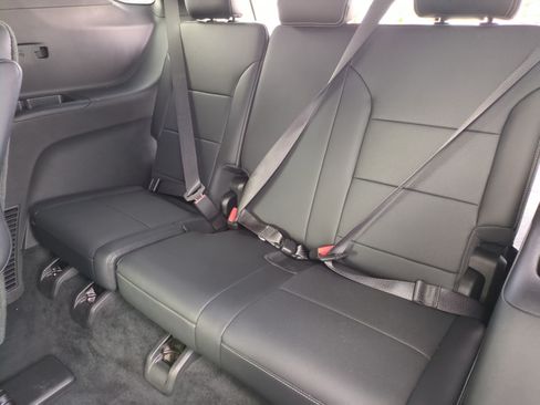 Used 2026 Chevrolet Traverse LT AWD/4WD image 30