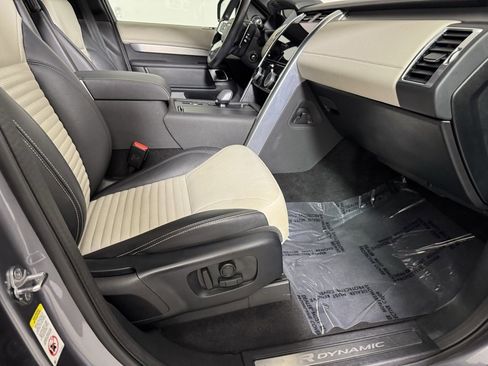 Used 2021 Land Rover Discovery S R-Dynamic image 32