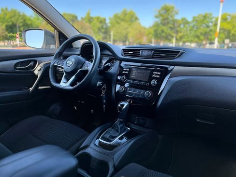 Used 2018 Nissan Rogue Sport S w/ S Appearance Package FWD image 17