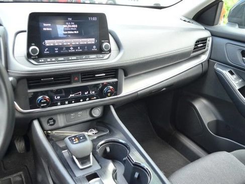 Used 2025 Nissan Rogue SV AWD/4WD image 22