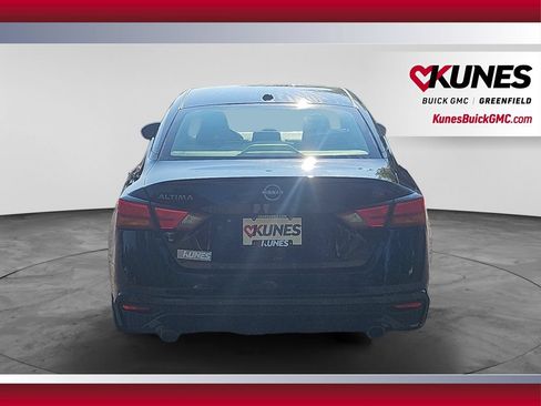 Used 2024 Nissan Altima 2.5 SR FWD image 9