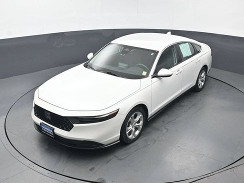 Certified 2023 Honda Accord LX image 35