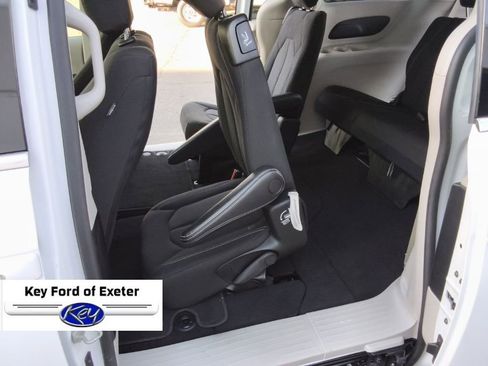 Used 2023 Chrysler Voyager LX FWD image 22