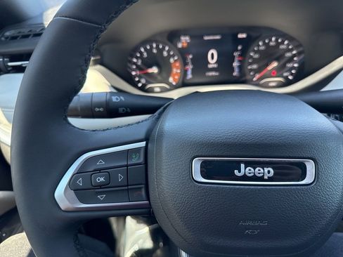 Used 2023 Jeep Compass Limited w/ Sun and Sound Group AWD/4WD image 25