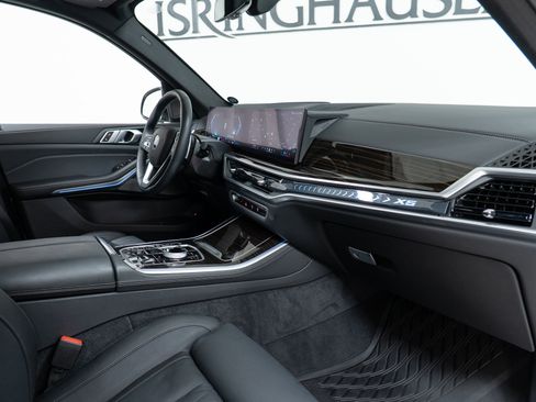 Used 2025 BMW X5 xDrive50e w/ Executive Package image 21