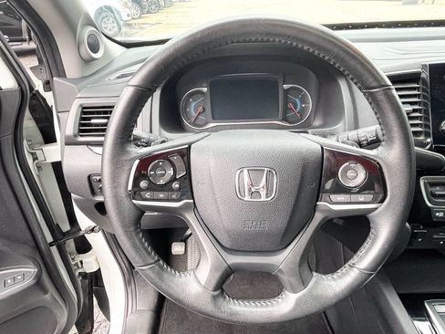 Used 2020 Honda Pilot Touring image 11