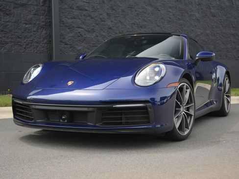 Certified 2020 Porsche 911 Carrera image 1