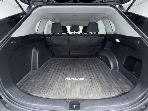 Certified 2022 Toyota RAV4 LE AWD/4WD image 17