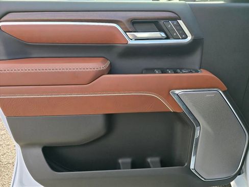 New 2026 GMC Sierra 2500 Denali Ultimate AWD/4WD image 8
