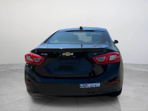 Used 2017 Chevrolet Cruze LT w/ Convenience Package FWD image 7