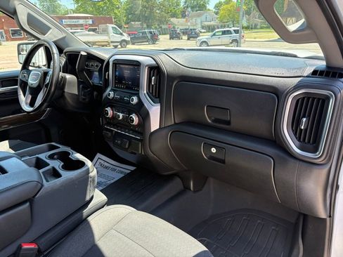 Used 2019 GMC Sierra 1500 SLE w/ X31 Off-Road Package AWD/4WD image 18