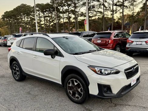 Used 2020 Subaru Crosstrek 2.0i image 3