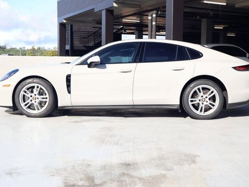 Certified 2023 Porsche Panamera 4 image 2