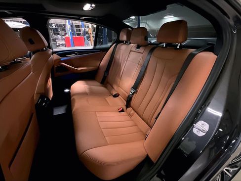 Used 2023 BMW 530e 530e w/ Premium Package image 19