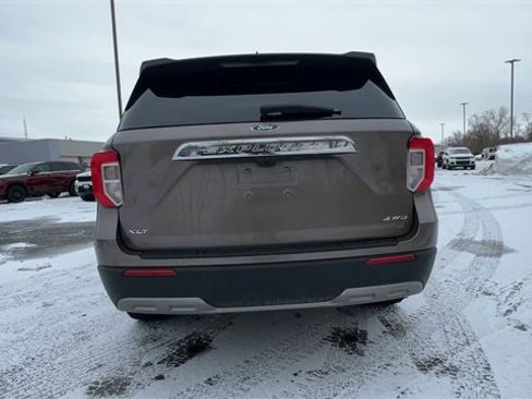 Used 2021 Ford Explorer XLT w/ Equipment Group 202A image 7