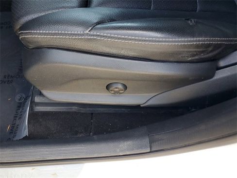 Used 2020 Mercedes-Benz GLC 300 image 13