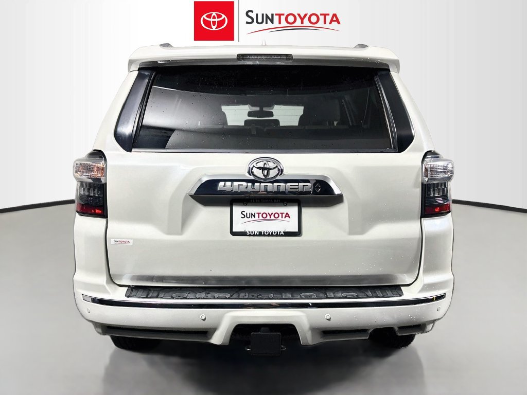 Used 2018 Toyota 4Runner Limited AWD/4WD image 4