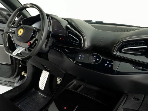 Used 2025 Ferrari Purosangue AWD/4WD image 31