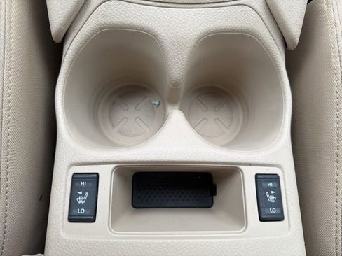 Used 2018 Nissan Rogue SV w/ Premium Package image 37