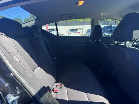 Used 2019 Nissan Altima 2.5 S FWD image 11