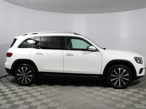 Used 2023 Mercedes-Benz GLB 250 image 35