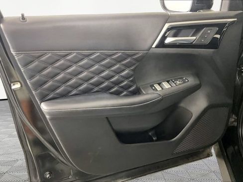 Used 2023 Mitsubishi Outlander SEL FWD image 19