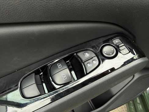 New 2025 Nissan Altima 2.5 SR w/ SR Premium Package image 21