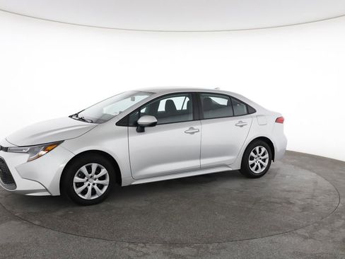 Used 2022 Toyota Corolla LE FWD image 6