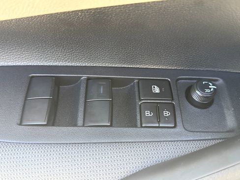 Used 2025 Toyota Corolla LE image 15