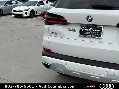 Used 2024 BMW X5 xDrive40i w/ Premium Package AWD/4WD image 14