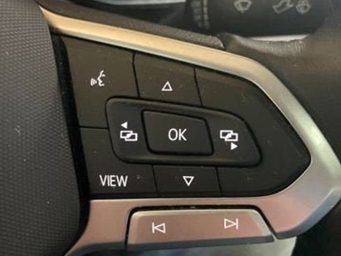 Certified 2023 Volkswagen Jetta SE w/ Panoramic Sunroof Package FWD image 18