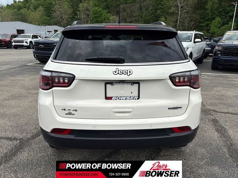 Used 2018 Jeep Compass Latitude w/ Popular Equipment Group AWD/4WD image 4