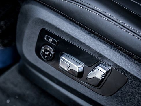 Used 2026 BMW X7 xDrive40i w/ Executive Package image 21